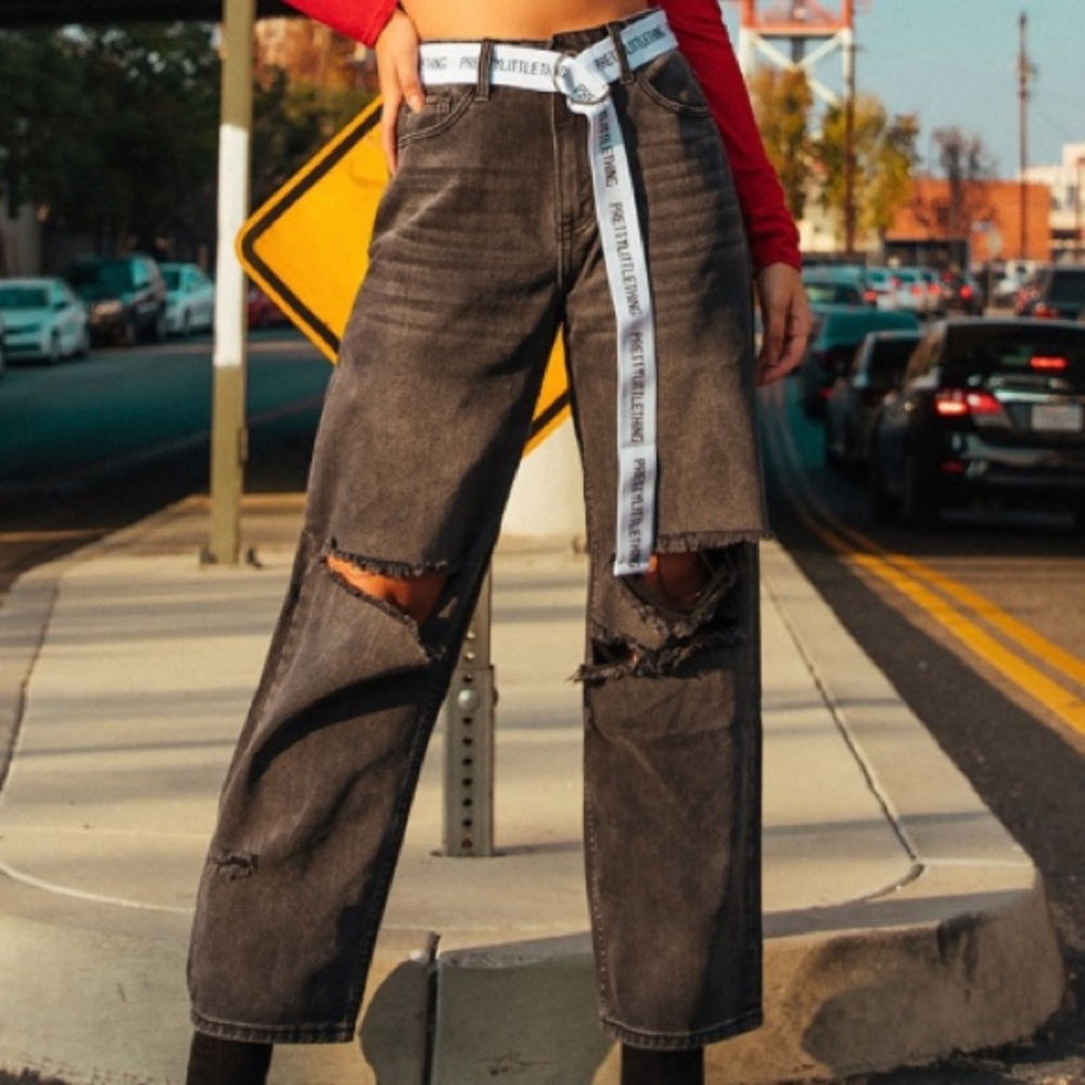 Black ripped baggy jeans